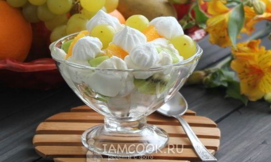 Рецепт десерта фрукты со сливками