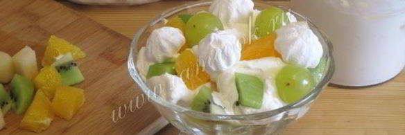 десерт фрукты со сливками