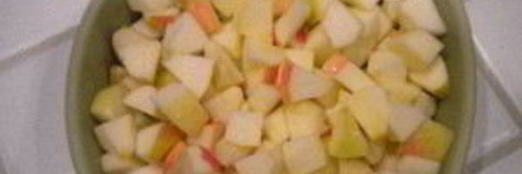 десерт с йогуртом, черносливом и бренди