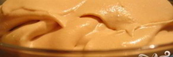 десерт с йогуртом, черносливом и бренди