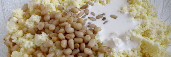 конфеты барфи с кешью и кедровыми орешками