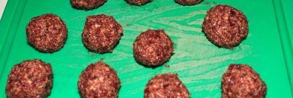 конфеты из отрубей и вяленой клюквы