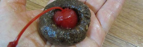 конфеты из сухофруктов с коктейльной вишней