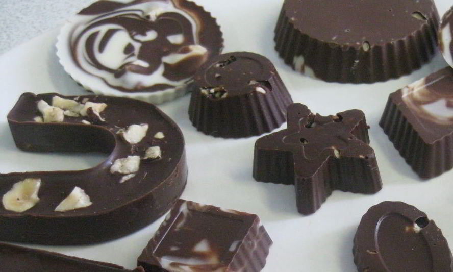 Рецепт шоколадных конфет с брусникого и фундукома
