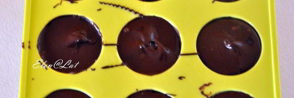 шоколадные конфеты с тыквенным кремом, мандариновым мармеладом и миндалем