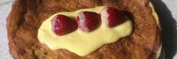 блинчики с клубникой и заварным кремом