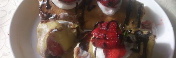 блинчики с клубникой и заварным кремом