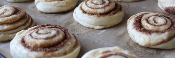 булочки с корицей и сливочным кремом