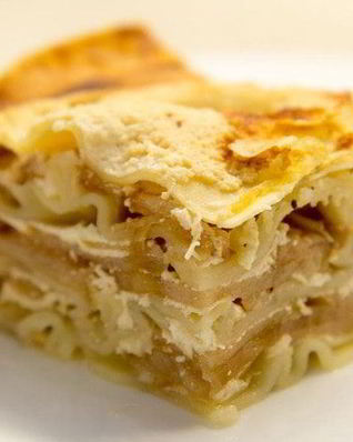 Лазанья с яблоками и творожным кремом