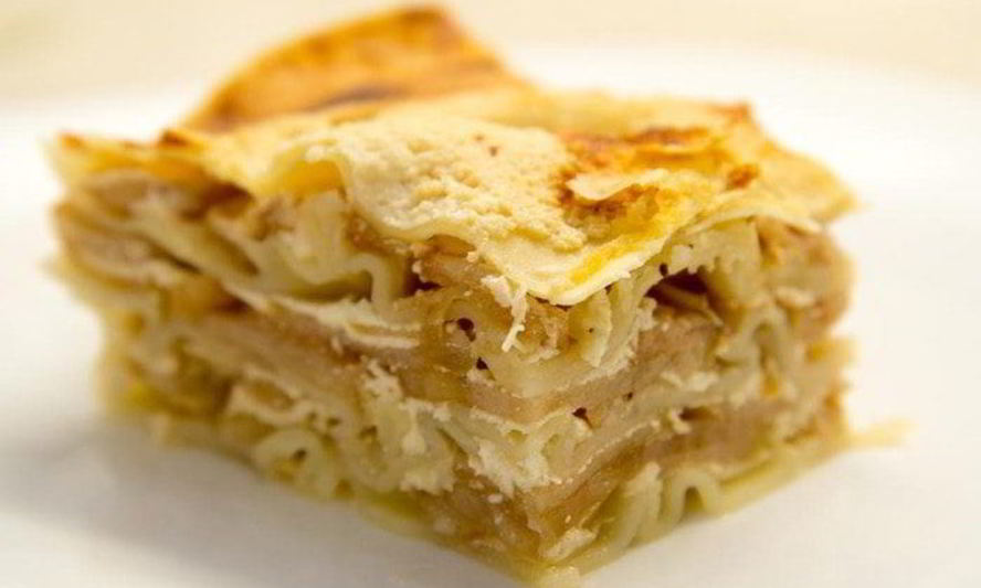 Рецепт лазаний с яблоками и творожныма кремома