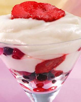 Марципановый крем с ягодами