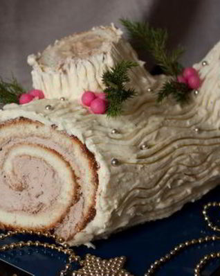 Рулет Рождественское полено с кремом из белого шоколада