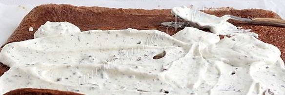 шоколадный рулет с кремом