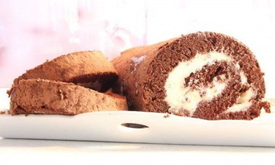 Рецепт шоколадного рулета с ванильным кремом