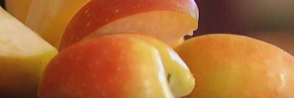 яблоки на слоеном тесте со сметанным кремом