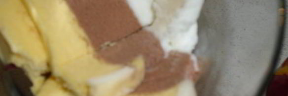 десерт мороженое с фруктами