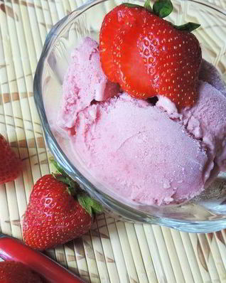 Клубничное мороженое