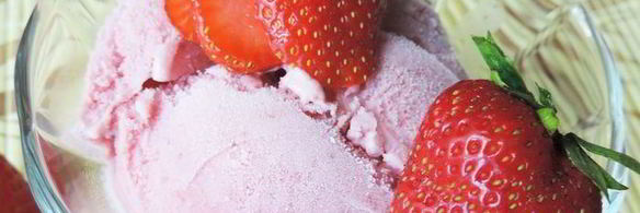 клубничное мороженое