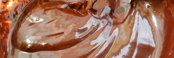 мангово-черничное мороженое с конфетами рафаэлло с шоколадными шариками