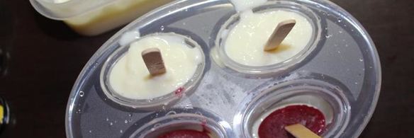 молочное мороженое с малиновым конфи