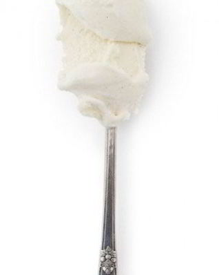 Молочное ванильное мороженое