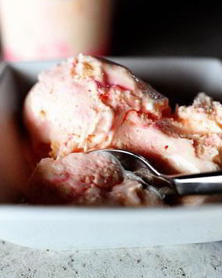 Мятно-ванильное сливочное мороженое