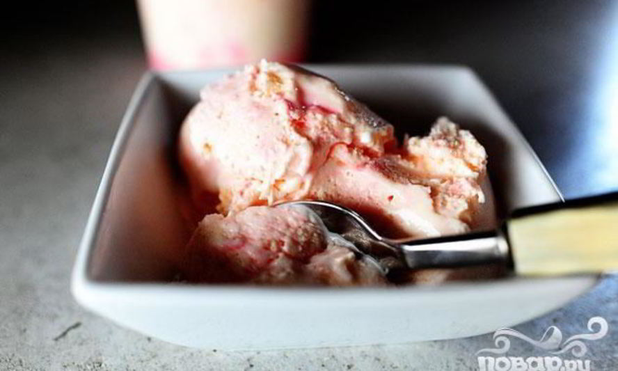 Рецепт мятна-ванильного сливочного мороженого