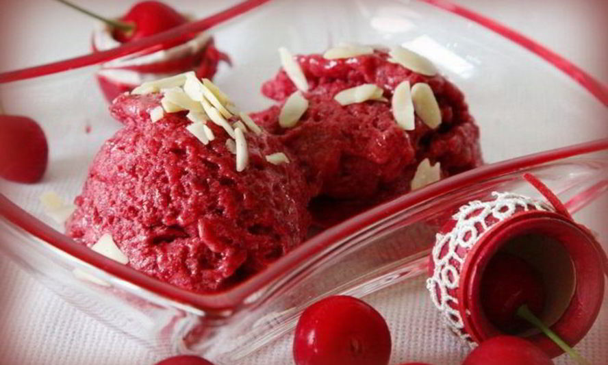 Рецепт полезного вишневого мороженого