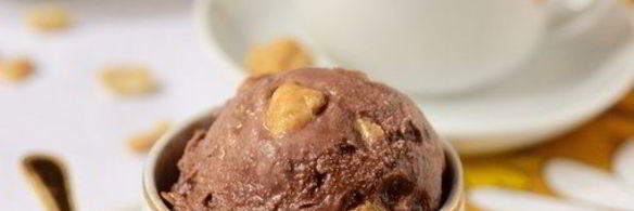 шоколадно-арахисовое мороженое