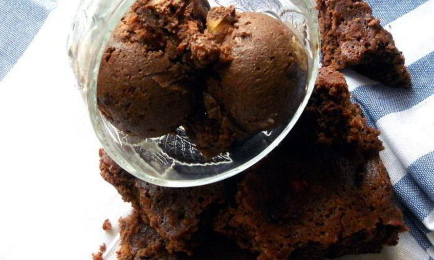 Рецепт шоколадного мороженого с брауни