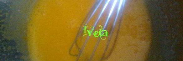 сливочно-ревеневое мороженое