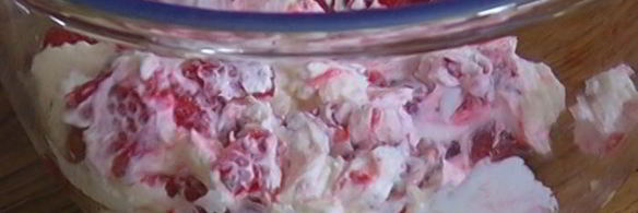 творожно-малиновое мороженое