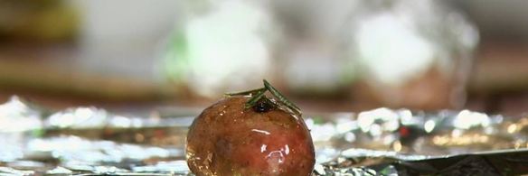 крокодиловый хвост с облепихово-можжевеловым муссом