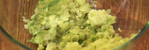 крокодиловый хвост с облепихово-можжевеловым муссом