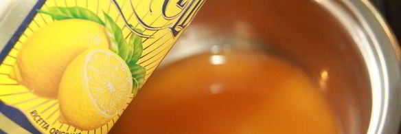 мусс из клементинов в шоколадном стаканчике