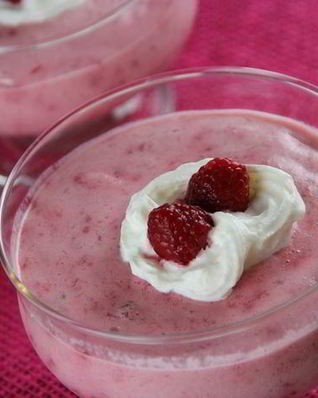 Мусс из малины и сгущенного молока