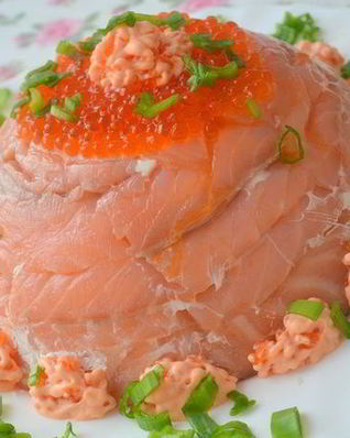 Праздничный цукотто из форели с нежнейшим креветочным муссом, огурцом и сливочным кремом