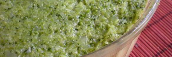 рыбный террин с креветочным муссом на подушечке из брокколи