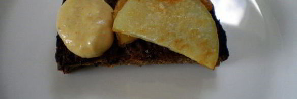 сельдь с картофелем и муссом из хрена