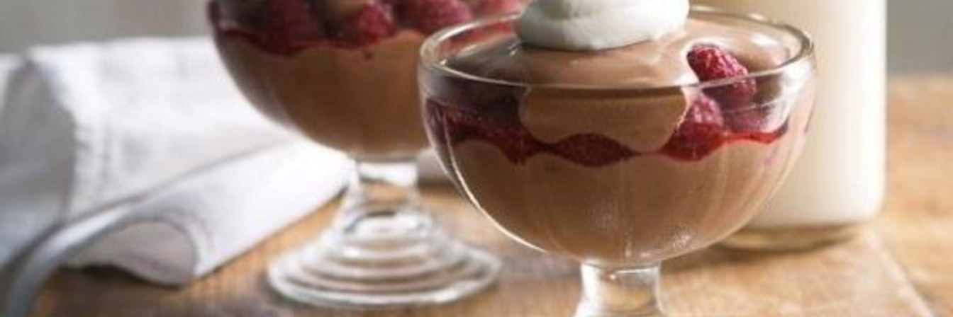 Шоколадный мусс с малиной