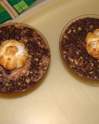 Шоколадный мусс с орехами