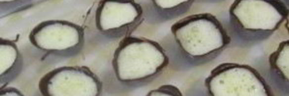 шоколадные конфеты с персиковым муссом