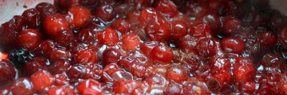 творожный мусс с бананом и брусникой