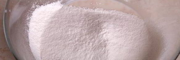 кулич с изюмом, цукатами и вяленой клюквой