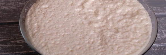 кулич с изюмом, цукатами и вяленой клюквой