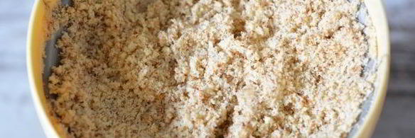 кулич с миндалем и лимонной цедрой