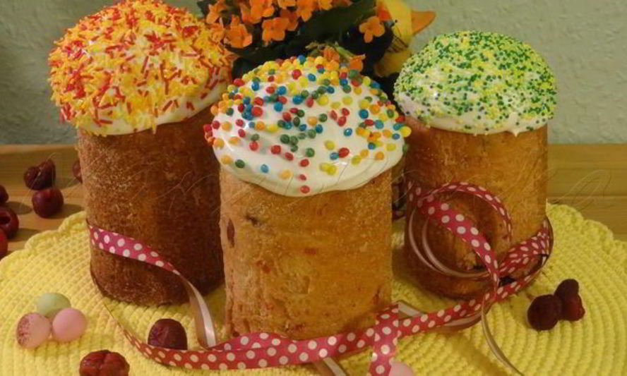 Рецепт кулича с вяленой вишней и кедровыми орешками