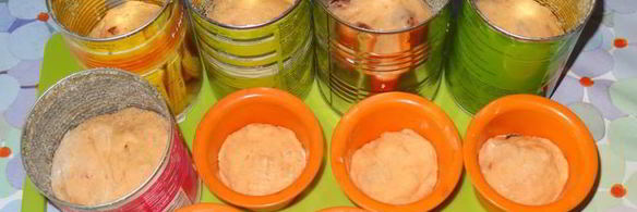 кулич с вяленой вишней и кедровыми орешками