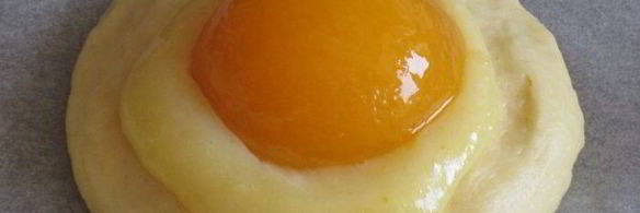 пасхальные творожные булочки с заварным кремом и абрикосами