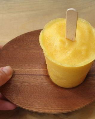 Сорбет с манго, ананасом и перцем чили